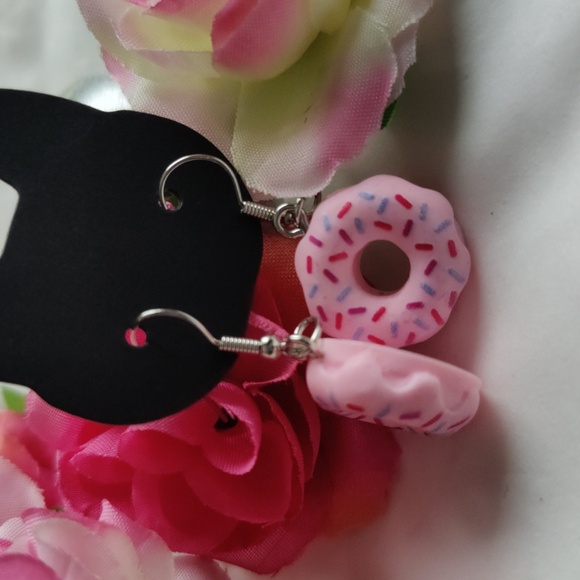 Donuts Earrings Handmade Soft Pink - Picture 5 of 6